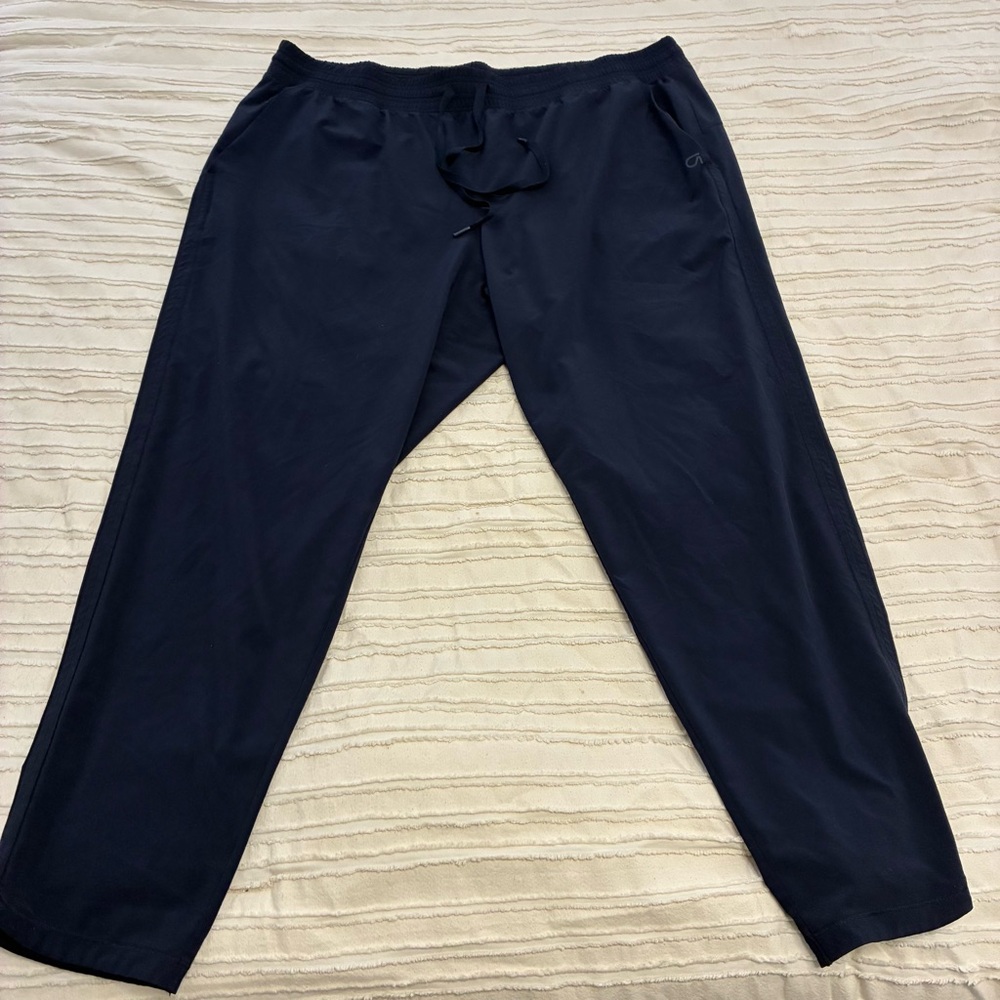 Women’s gap athletic pants. Size XL. Generously cut. Navy blue. Straight leg.